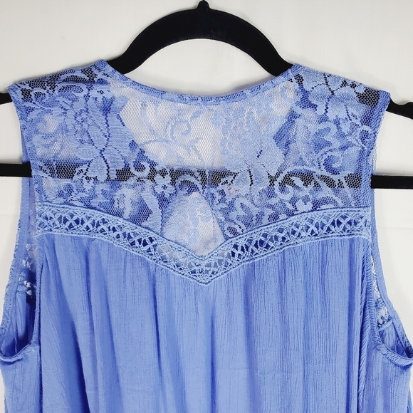 Altar'd State lace and crochet open back sleeveless shirt periwinkle Size Small - Picture 1 of 8